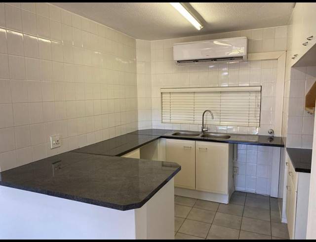 2 BEDROOM APARTMENT FOR SALE IN UMHLANGA CENTRAL